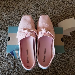 New Toms Pink Bow shoes